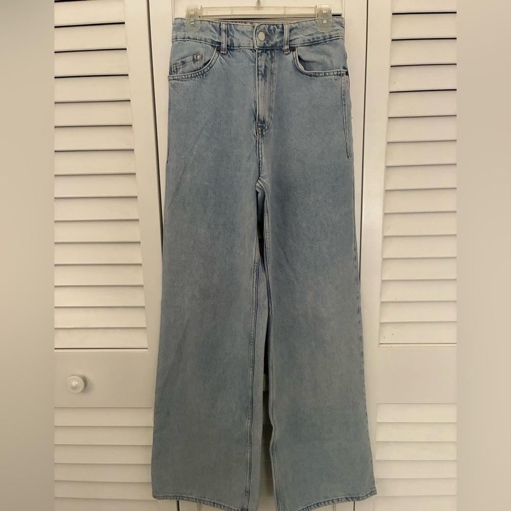 Zara Light Wash Wide Leg Jeans